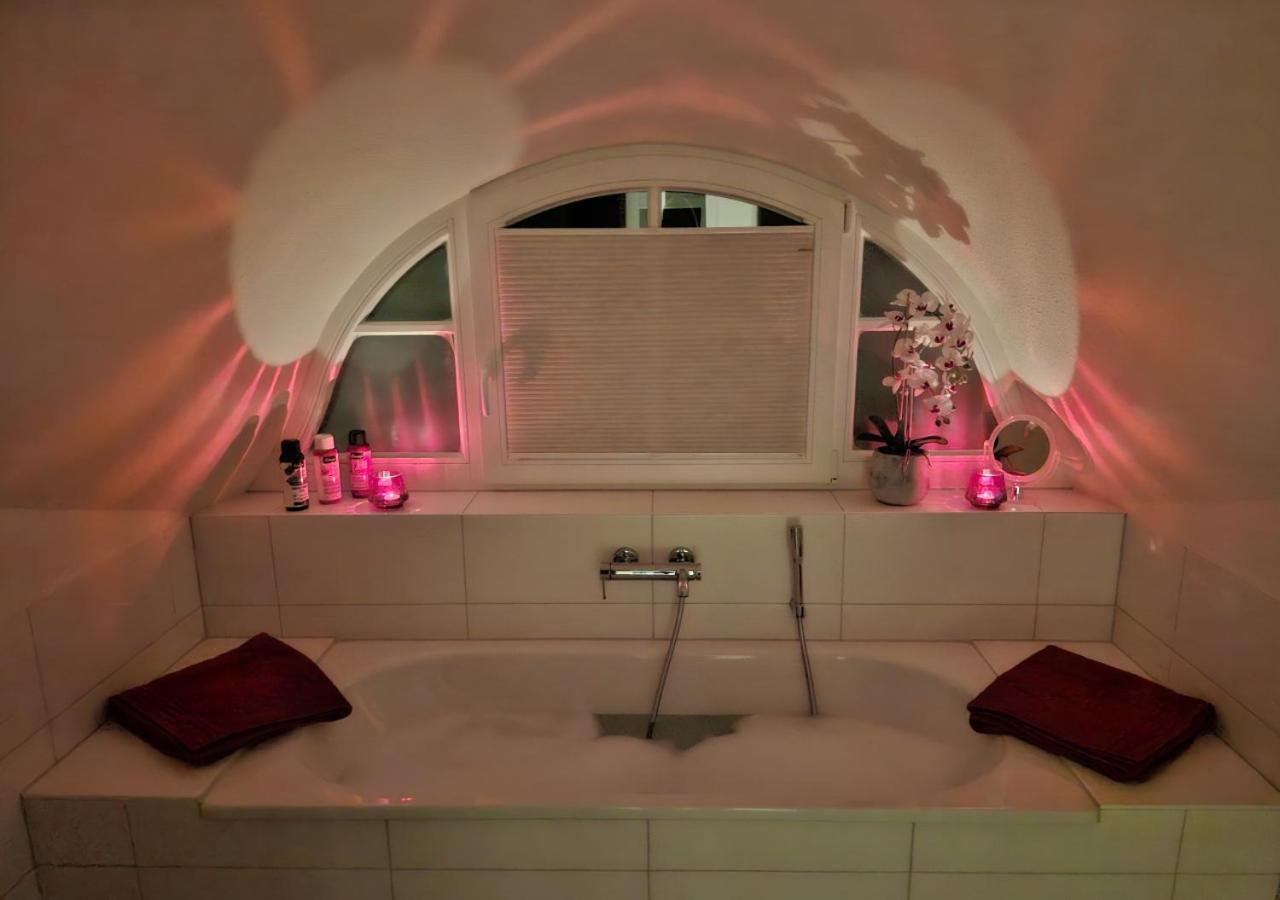 Modernes Reetdach-Ostseeferienhaus Bella Mare, Insel Usedom Mit Sauna, Kamin & Sonnenterrasse Zirchow Dış mekan fotoğraf